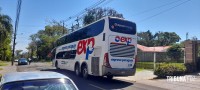 Motociclista é socorrido pelo Siate após colisão contra ônibus na Vila Yolanda
