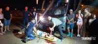 Duas vítimas graves após colisão entre moto e ônibus na Vila Carimã