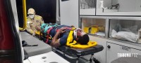Duas vítimas graves após colisão entre moto e ônibus na Vila Carimã
