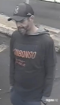 Delegacia de Homicídios busca identificar pessoa que estava próxima a local de crime em Foz do Iguaçu