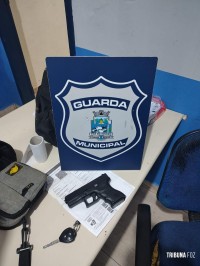 Guarda Municipal apreende três adolescentes com simulacro de pistola e carro roubado na região da Vila A
