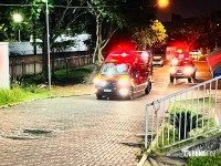 Homem é socorrido pelo Siate após ser alvejado por quatro tiros na Vila Carimã