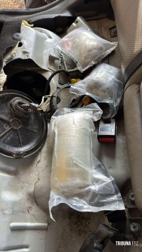 Policia Federal prende casal com 7 Kg de haxixe oculto no tanque de combustível do veículo em Céu Azul