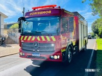 Kombi relíquia pega fogo no Jardim São Paulo e populares conseguem conter incêndio