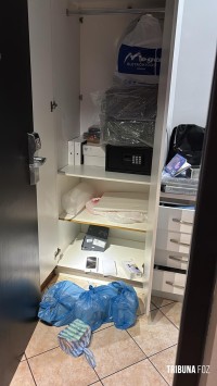 Policia Federal prende uma pessoa e fecha depósito ilegal de mercadorias descaminhadas