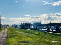 Acidente envolvendo duas motos e dois carros deixa feridos na BR-277 em Foz do Iguaçu