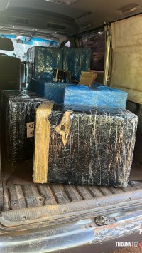 Policia Federal, Policia Militar e Receita Federal apreendem veículo com produtos contrabandeados na Vila Carimã