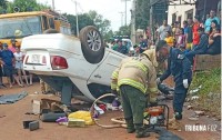 Colisão seguido de capotamento deixa um morto e dois feridos em Hernandárias