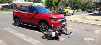 Motociclista fica ferida após colisão na Av. Iguaçu