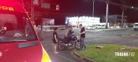 Motociclista é socorrido pelo Siate após colisão na Vila Yolanda