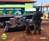 BPFRON apreende embarcação carregada com 443,8 Kg de maconha em Santa Helena