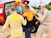 Motociclista fica ferido após queda na Av. Gramado
