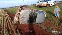 Jovem fica ferido após capotar carro em Santa Rosa Del Monday no Paraguai