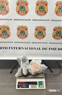 Polícia Federal prende dois passageiros no Aeroporto de Foz do Iguaçu por tráfico internacional de drogas e descaminho