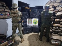 PF, PM e RF apreende 400 caixas de cigarros e 8 toneladas de carvão contrabandeados em Foz do Iguaçu