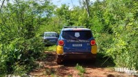 Veículo roubado é encontrado abandonado em estrada rural de São Miguel do Iguaçu