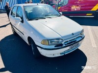 Colisão entre bicicleta e automóvel deixa ciclista ferido 