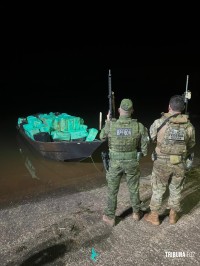 PF, PM e PC apreendem embarcação carregada com 50 mil maços de cigarros em Missal