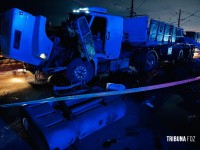 Motorista de carreta fica ferido após acidente na marginal da BR-277