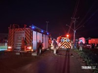 Motorista de carreta fica ferido após acidente na marginal da BR-277