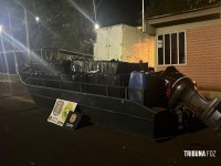 BPFRON, PF e PC apreendem embarcação carregada com cigarros em Itaipulândia