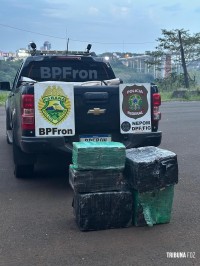 BPFRON, PF e PC apreendem mais de cem quilos de maconha em porto clandestino em Foz do Iguaçu