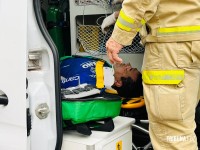 Homem cair de escada enquanto instalava câmera de segurança 