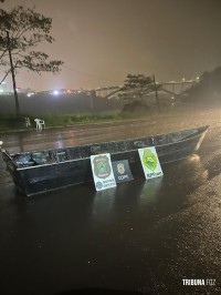 Policia Federal e a Policia Militar apreendem 287,5 quilos de maconha no Rio Paraná, em Foz do Iguaçu