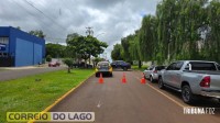 Colisão entre caminhonetes mobiliza socorro e polícia no centro de Santa Helena