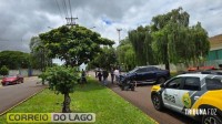 Colisão entre caminhonetes mobiliza socorro e polícia no centro de Santa Helena