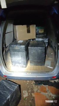 PF, PM e Marinha apreendem eletrônicos e cigarros eletrônicos na Vila Carimã em Foz do Iguaçu