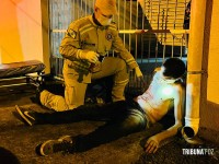 Homem é esfaqueado após briga e acaba morrendo na ambulância do Siate antes de chegar ao hospital