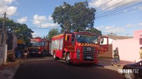 Bombeiros são acionados após inversor pegar fogo em residência no Jardim São Paulo