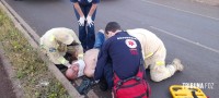 Idoso de 68 anos é socorrido pelo Siate após queda de motocicleta na Av. General Meira
