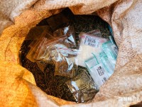 CHOQUE apreende maconha abandonada na "Favela da Sadia" em Foz do Iguaçu