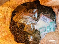 CHOQUE apreende maconha abandonada na "Favela da Sadia" em Foz do Iguaçu