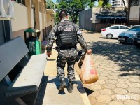 CHOQUE apreende maconha abandonada na "Favela da Sadia" em Foz do Iguaçu