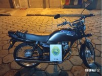 PM recupera motocicleta com alerta de roubo após perseguição policial