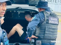 Troca de tiros com a Guarda Municipal termina com um baleado e comparsa preso 