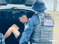 Troca de tiros com a Guarda Municipal termina com um baleado e comparsa preso 