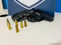 Troca de tiros com a Guarda Municipal termina com um baleado e comparsa preso 