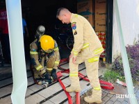 Bombeiros controlam rapidamente incêndio que atingiu depósito de mercado no Bairro Morumbi