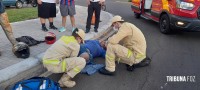 Motociclista paraguaio é socorrido pelo Siate após colisão traseira na Av. das Cataratas