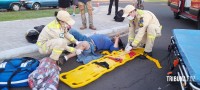 Motociclista paraguaio é socorrido pelo Siate após colisão traseira na Av. das Cataratas