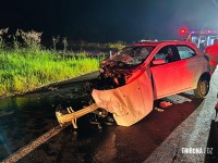 Ford Ka e Ranger colidem de frente e deixam vítimas em estado grave em Foz