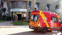 Laboratório que presta serviço para a Prefeitura de Foz pega fogo e mobiliza o Corpo de Bombeiros
