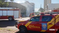 Laboratório que presta serviço para a Prefeitura de Foz pega fogo e mobiliza o Corpo de Bombeiros