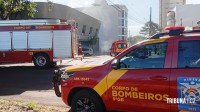 Laboratório que presta serviço para a Prefeitura de Foz pega fogo e mobiliza o Corpo de Bombeiros