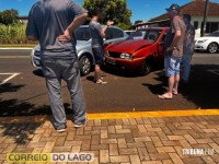 Colisão entre dois veículos é registrada na Rua Paraguai em Santa Helena
