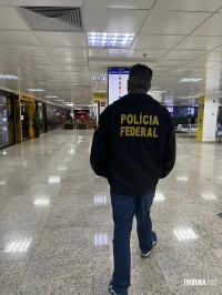 PF prende passageiro com medicamentos importados irregularmente no Aeroporto de Foz do Iguaçu